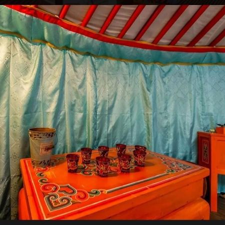 Yourte Mongole Et Cabane Houffalize Exterior foto
